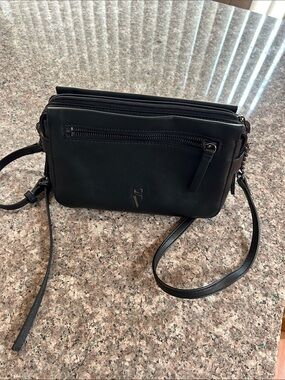 Simply Vera Wang - Black Crossbody Leather Bag with Front Zip Pocket